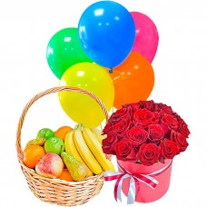 Коробка с красными розами, шары и ф...